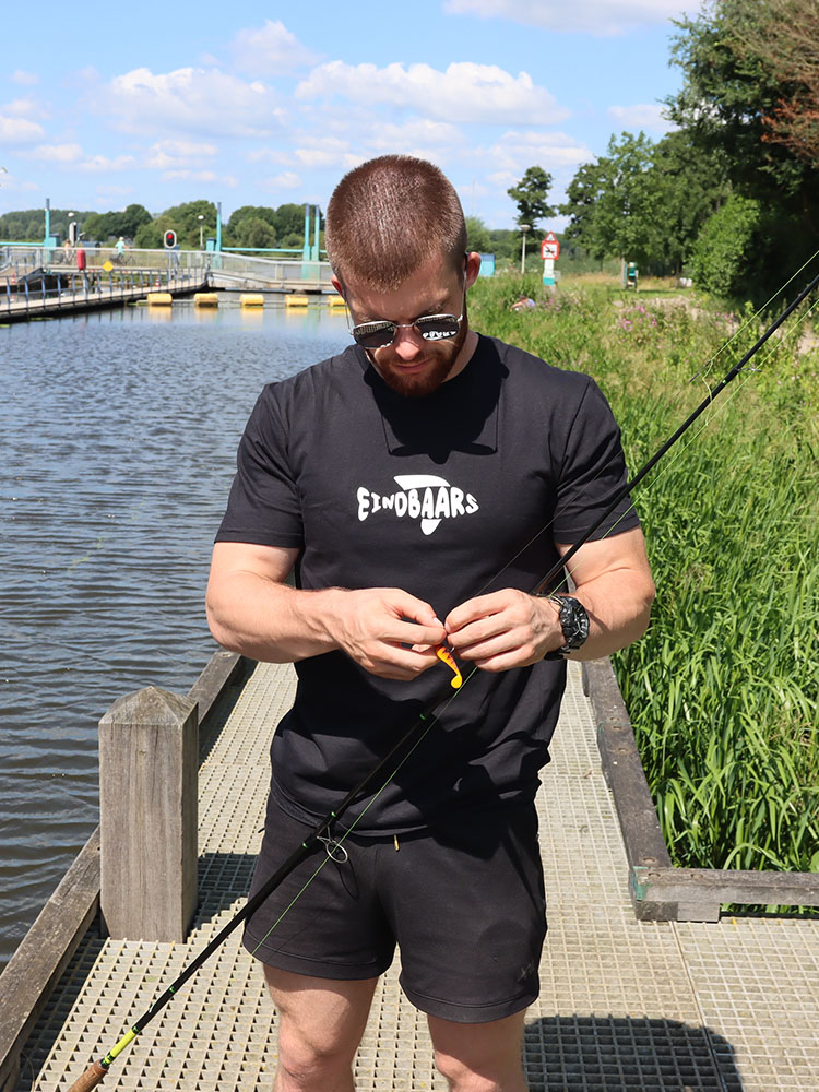een grappig vis shirt voor ieder liefhebber van de hengelsport