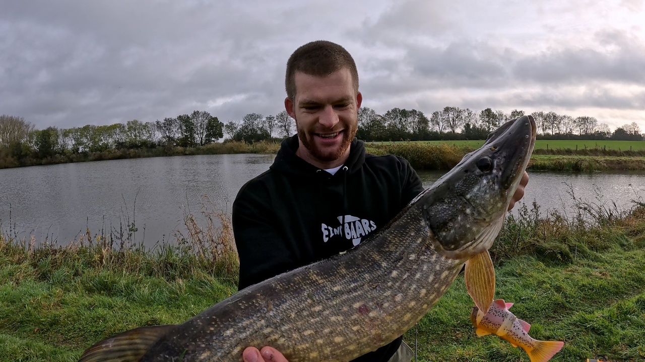 Eindbaars kleding voor vissers met humor